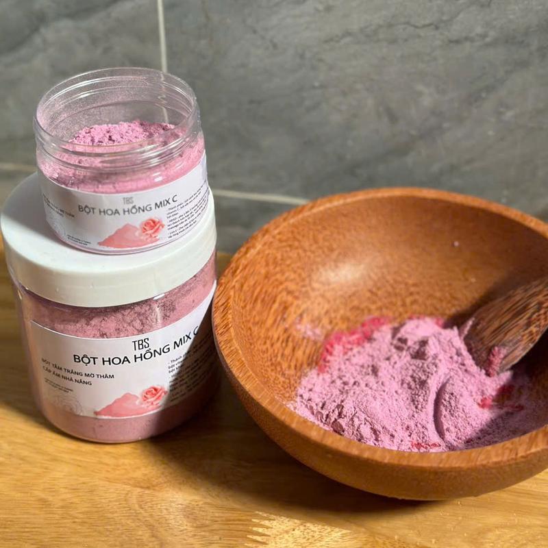 BỘT CÁNH HOA HỒNG Ủ TRẮNG BODY HỔ TRỢ SÁNG DA
