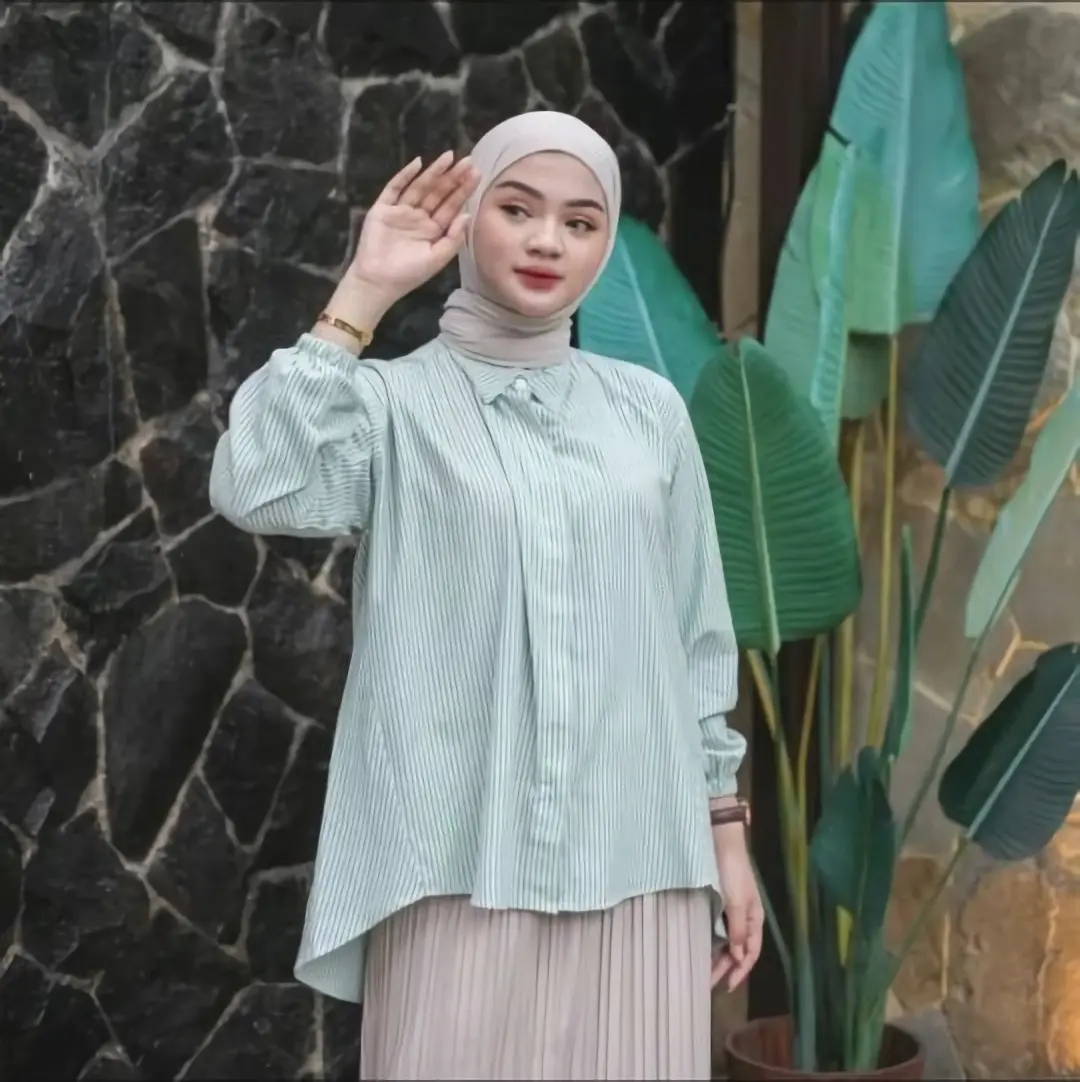 Kirana Blouse Wanita Kekinian  Kemeja Stipe Katun Korean Style Atasan Kancing Panjang