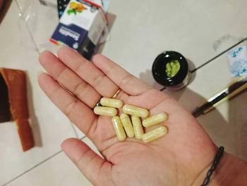 Product Review of SendiFit Original - Herbal Nyeri Sendi Isi 50 Kapsul from M**h t** 1