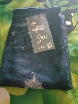 Product Review of Legging 7/8 ripped jeans/Legging fhashio/legging wanita Celana Nyaman from E** F**I 1