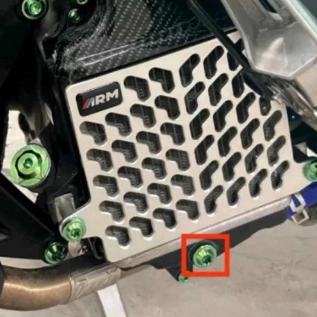 BAUT TITANIUM TUTUP AIR RADIATOR VARIO 125/150 pcs 150/160 ADV(BAUT 14)