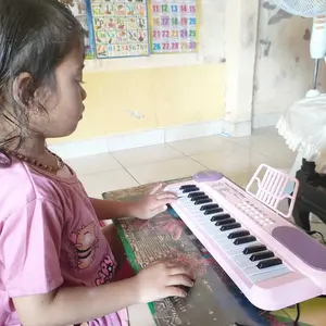 QQbaby Mainan Anak Piano Elektronik 37 Keys / Keyboard Electronic 37 Keys Lengkap Mic Dan Charger