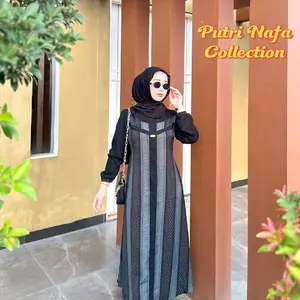 gamis jetblack model terbaru bahan dari jetblack nazwa bahannya adem tebal dan tidak nerawang jahitan rapih dan kuat ukuran ld 105-130 cm ukuran pb 137 cm bisa bayar ditempat seluruh Indonesia COD banyak pilihan warna
