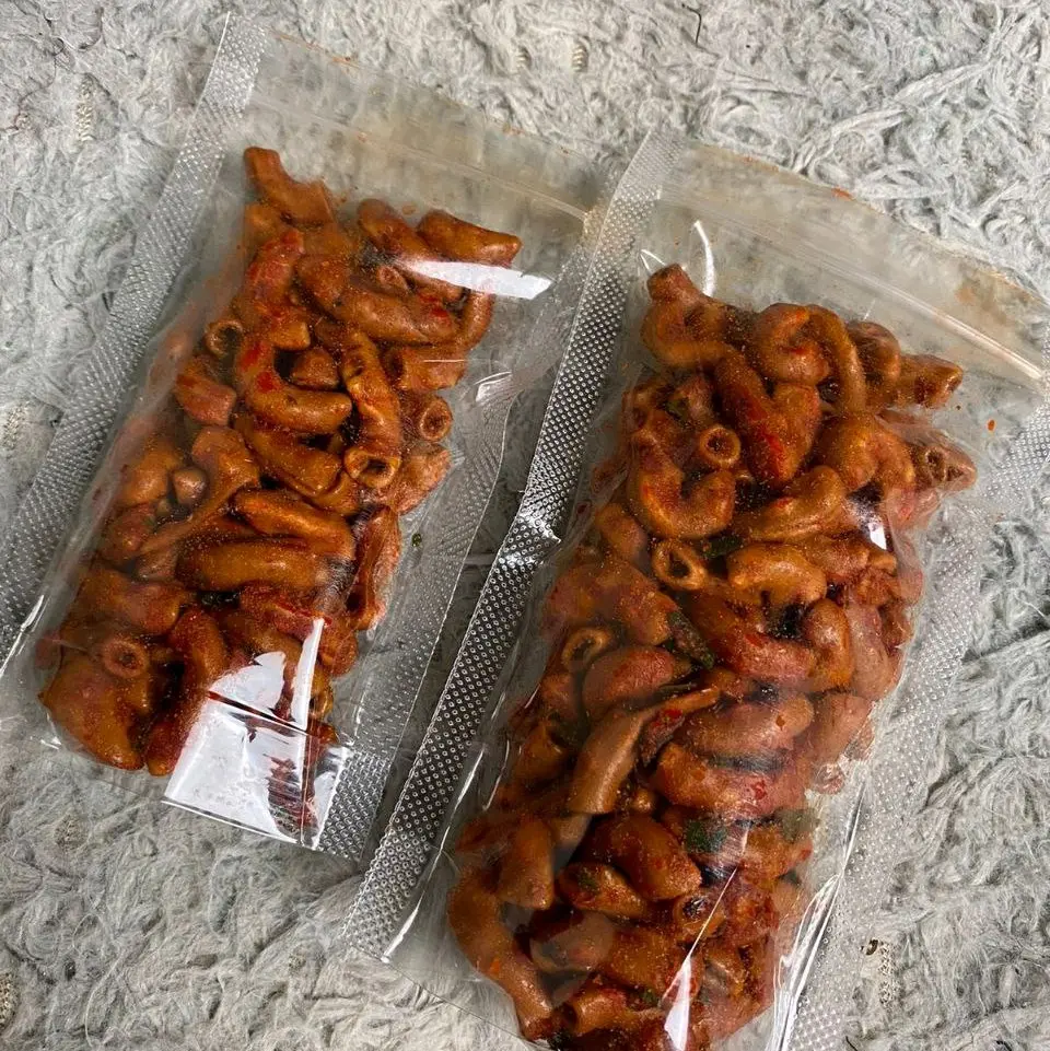Makaroni Bantet Pedas Daun Jeruk Makanan Ringan Makaroni Asin Original Kemasan 100 gram