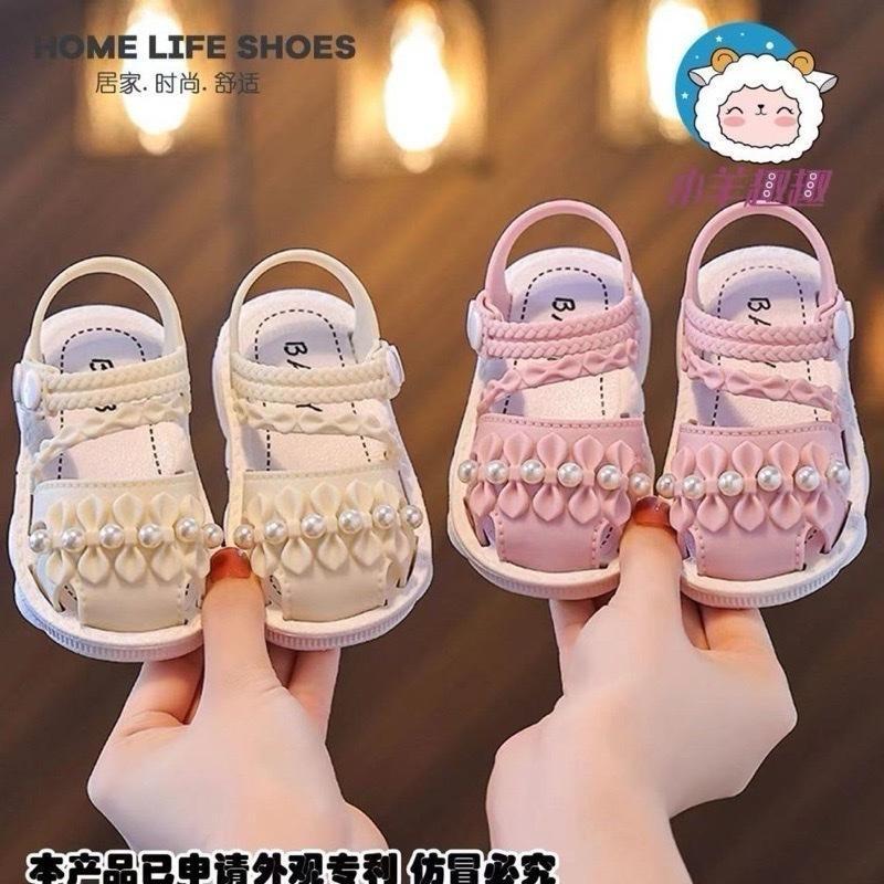 Mua1d tặng1 quà Sandal nơ ngọc trai rọ mũi và hở mũi cho bé tập đi