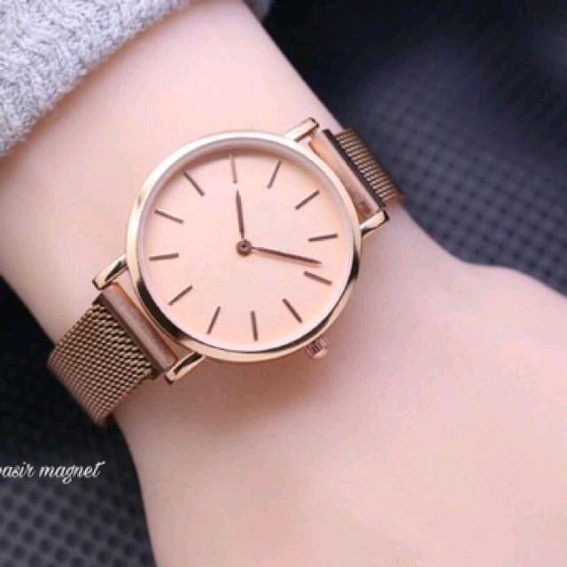 JAM + BOX Jam Tangan Wanita Rantai Magnet D , jam tangan casual Watches Quartz 8