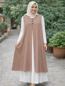 Aura- rompi gamis / Baju Wanita Tanpa Lengan dengan Kancing dan Desain Minimalis