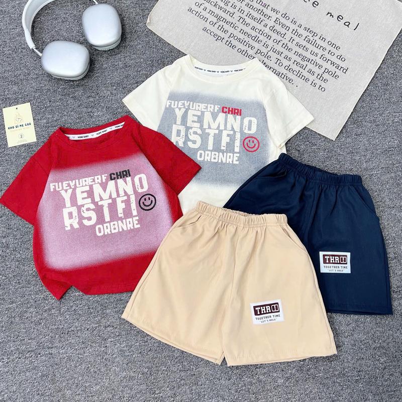Kho sỉ mẹ Gạo Hàng mới về Bộ Quần Áo Hè Trẻ Em Màu Đỏ đô đón Tết và be Phong Cách Năng Động Hàn Quốc Cho Bé Trai Size 8-30kg Chất Liệu Mềm Mịn,Cotton mềm.Size 8-30kg Jean Kaki Đường May Đẹp