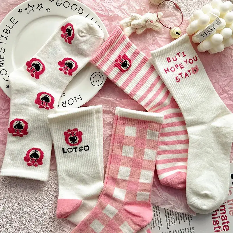 ELBER Kaos Kaki Gambar Lotso Aesthetic Karakter Lucu Unik Bahan Katun Tebal Panjang Di Atas Mata Kaki Untuk Perempuan Wanita Motif Style Fashionable Estetik Y2023 0