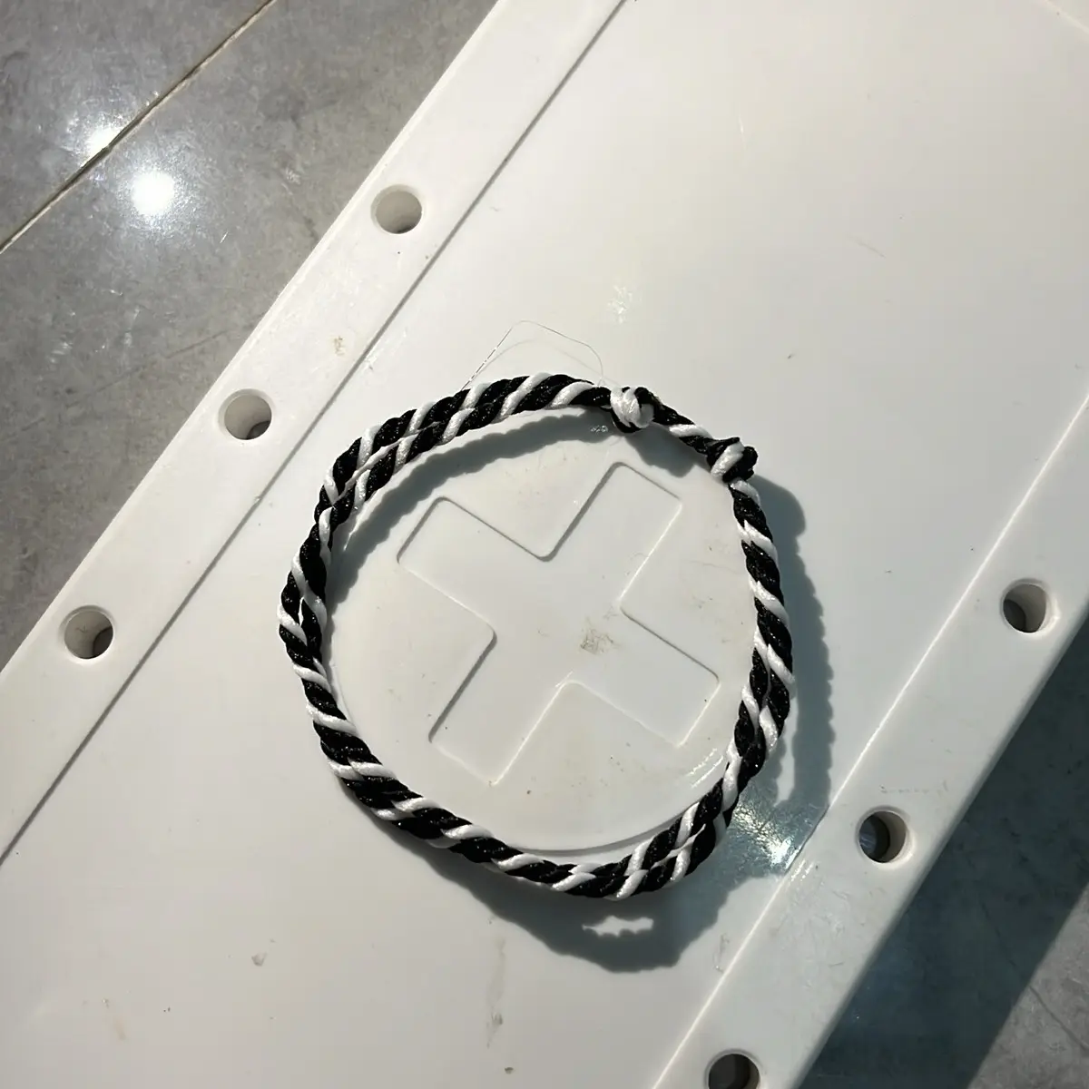 Gelang  tali tridatu satu warna, cakep dan cocok dpakai anak-dewasa
