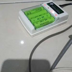 Ruibao Pengisi Baterai / Pengisian Cepat / Pengisi Daya Baterai / AA / AAA