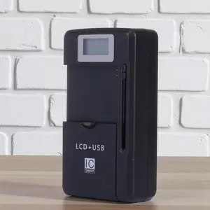 FMA Pengisi Daya Baterai Universal: Pengisian Cepat & Aman, LCD, USB, Kompatibilitas Global