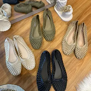 Wajib Turun 1 Size Pansus Jelly Jaring Terbaru Bahan Karet Sepatu Wanita Nyaman dan Stylish