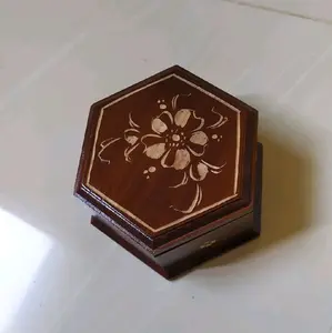 tempat perhiasan,  bahan kayu jati, kotak perhiasan