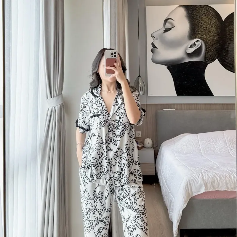 Piyama motif pita panjang black white bahan rayon 1
