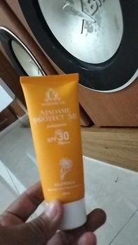 Product Review of ( READY STOK ) Madame Gie Protect Me Sunscreen SPF 30 PA +++ With Calendula  BPOM from a**e 0