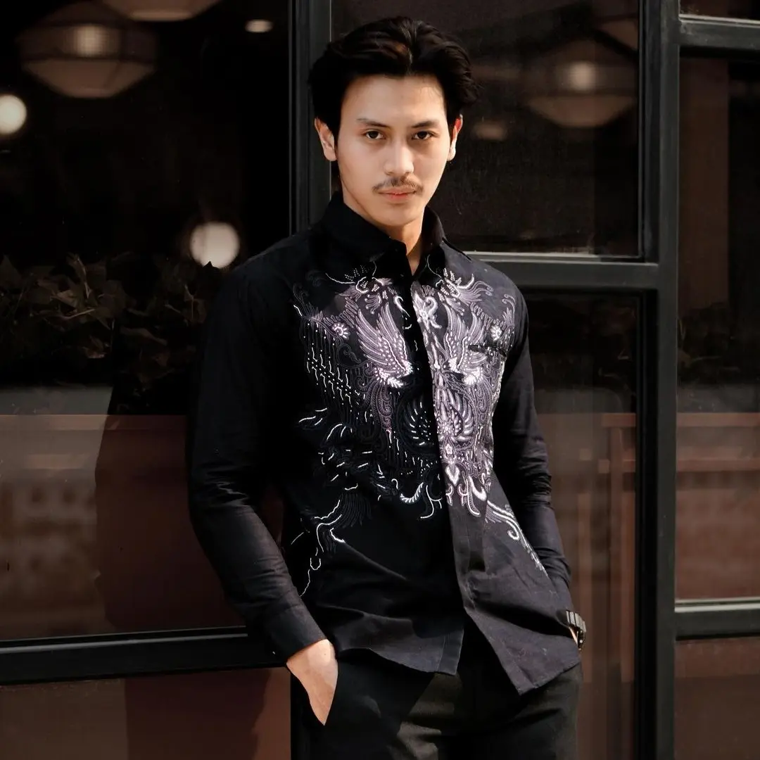 Kemeja Batik Lengan Panjang Katun Pria Baju