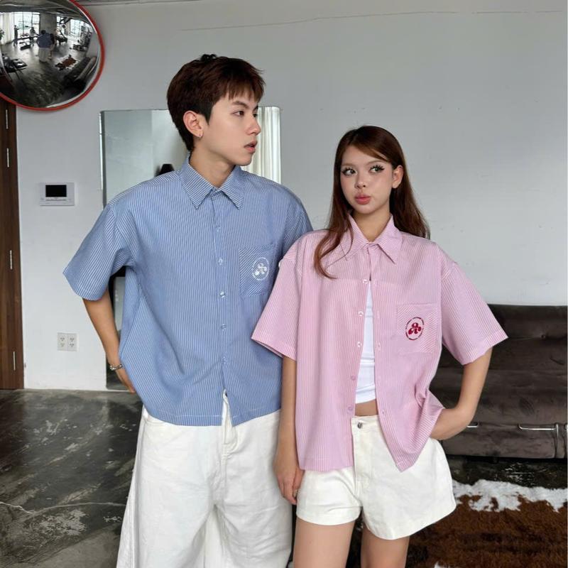   BST 2025  AB HOUSE - Áo sơ mi sọc tay ngắn thêu A thời trang nam nữ 