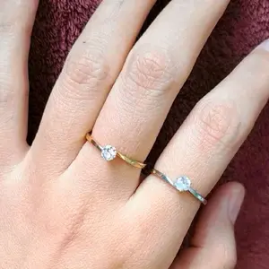Cincin Gelombang Permata Bening // Perhiasan wanita trend Rings