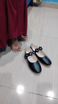 Product Review of Kids Flower Charm Flat Shoes Girl Black White Pink kasut  princess from A**a 1