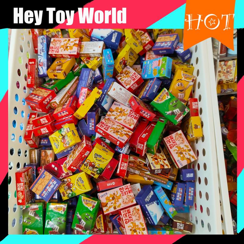 【Đồ chơi nhựa mini hỗn hợp ngẫu nhiên】 300ml/500ml/1000ml diy Toy 1