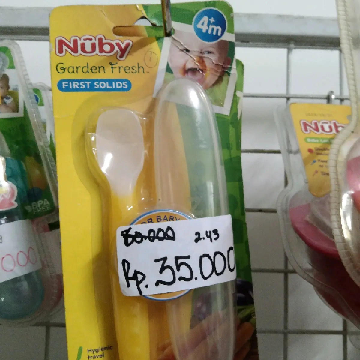 Sendok Silicon Bayi Nuby - Alat Makan Bayi yang Aman dan Nyaman