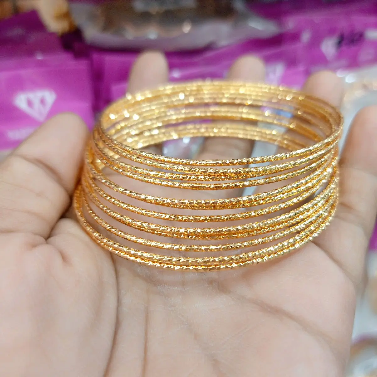 Gelang Kroncong Isi 12  Perempuan Aksesoris Elegan