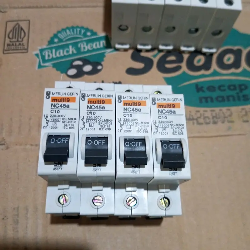 MCB Merlin GERIN kepala hitam multi 1p 2a 4a 6a 10a 16a 20a 25a 32a 40a  Sisa proyek 0