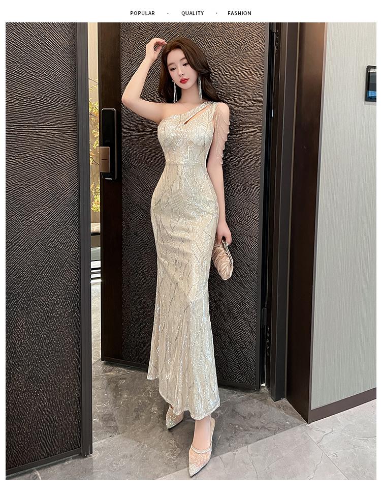 Ready stock ship at the same day Silver sequined evening dress women's new light luxury niche high-end high-end temperament celebrity beautiful fishtail skirt