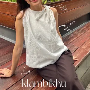 KLAMBIKHU - Scallop Embroidery Timeless Top Wanita Casual Katun Nyaman Petite Friendly