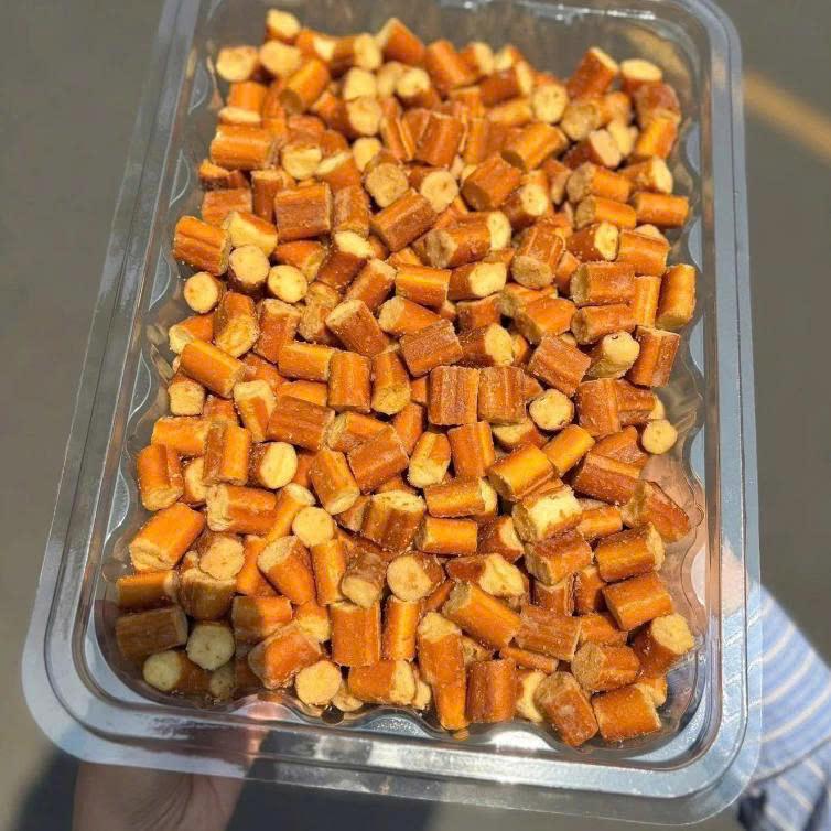Thùng Bánh Mì Caramel Muối Biển Thơm Ngon, Ăn Là Ghiền
