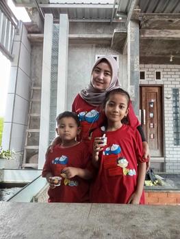 Product Review of Kaos Cewek Cowok Keluarga Ayah Anak Ibu Emon Collection Bahan Katun Lengan Pendek combed baju T-shirt Dewasa Merah Top Wanita Panjang Distro from F** 0