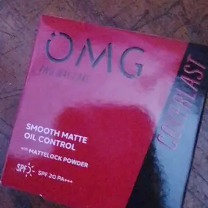 [PILIHAN CREATOR OMG] OMG Oh My Glam Coverlast Two Way Cake 12 g - Bedak Padat Kontrol Minyak