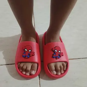 Sandal Anak Sandal Slide Anak Lucu Motif Kartun Spiderman Sandal Anak Laki Laki Anti Slip Empuk Ringan Nyaman Dipakai Harian Sandal Rumah Sandal Pantai Sandal Outdoor Anak Bahan EVA Lembut Tahan Air Tidak Licin Warna Cerah Kekinian Cocok Untuk Main Dan