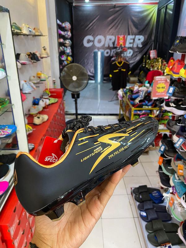 SEPATU LIGHTSPEED REBORN BLACK/PALE GOLD FG/IN 3