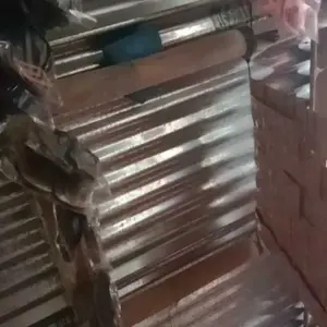 kain super glosy santily Raina