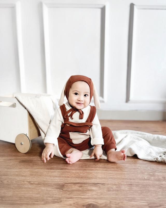 Mioubaby Overall Pocket Top Turtleneck Broken White / overall bayi / jumper bayi / jumpsuit bayi / playsuit bayi / romper anak / hadiah lahiran / baju anak perempuan / baju anak / waffle knit / baju anak / jumper anak / jumper bayi / jumpsuit bayi Newborn 5