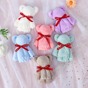 ผ้าขนหนูหมีขนแกะปะการัง 20 ชิ้น นุ่มและดูดซับ เหมาะสำหรับงานแต่งงาน วันเกิด และงานเลี้ยง ทรงสี่เหลี่ยม หนา ใช้งานได้จริง และสวยงาม พร้อมคุณสมบัติต่าง ๆ เช่น ความงามและการปฏิบัติกัน