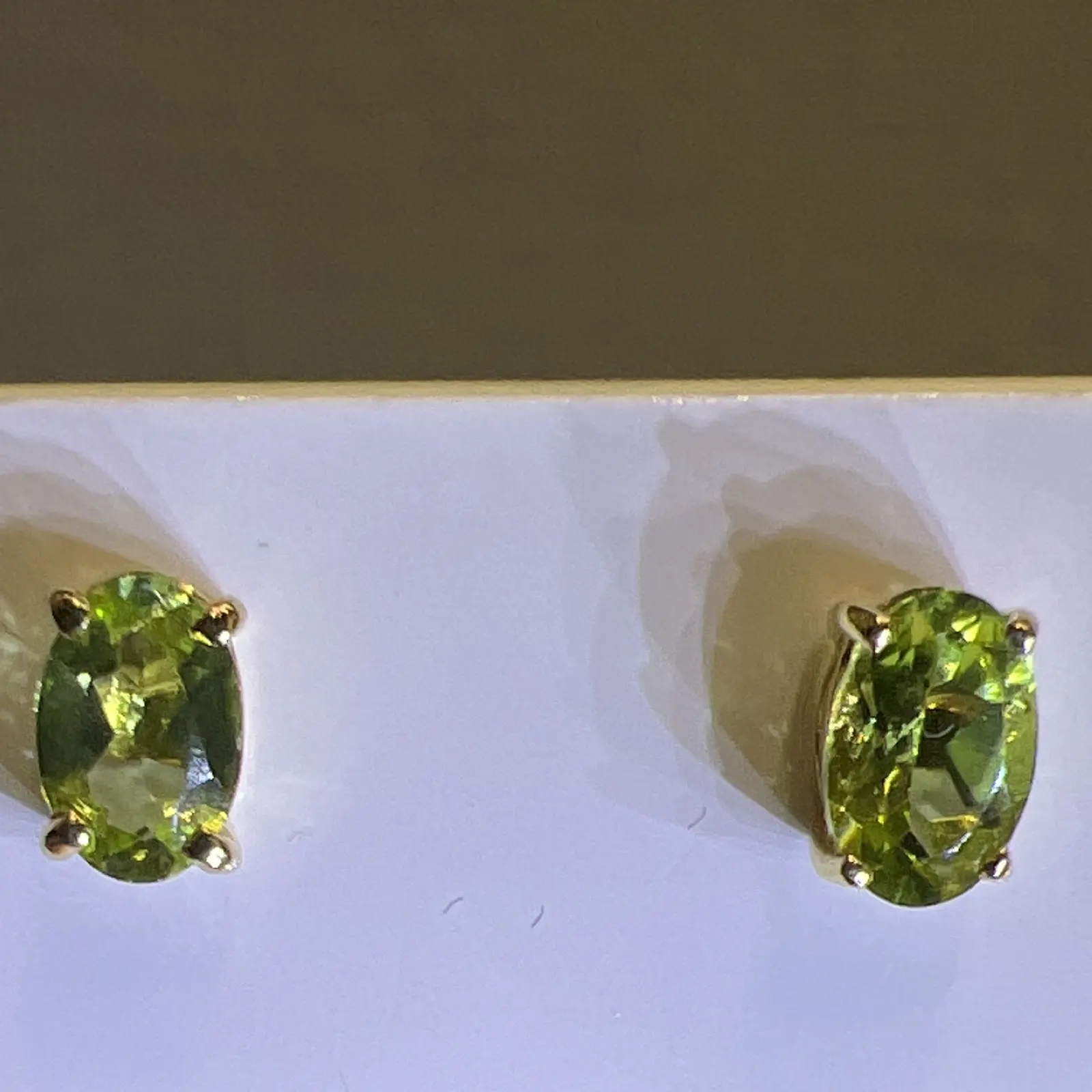WG275 Asherée 17578636 PERIDOT EARRINGS , K18YG 0.523 gms, DIA 0 cts, NET WT 0.717 gms