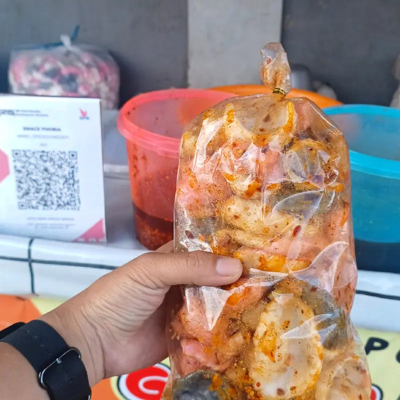 KERUPUK GURILEM BUMBU DADAKAN BY SNACK PHOBIA Cemilan Pedas 7