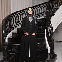 Gambar HIJABERLIN - Ghumaisha Outer Dress Premium Haji and Umroh - White dari Hijaberlin Kota Depok 1 Tokopedia