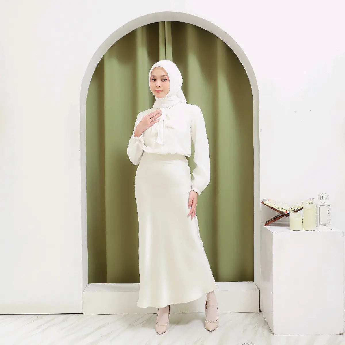 [JENN&ROSE] Carol Premium Satin Silk Skirt - Midi Lenght