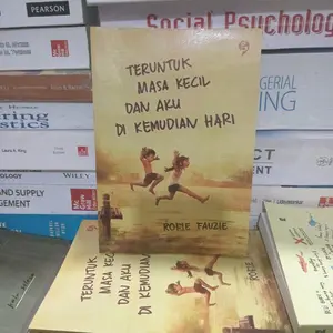 BUKU TERUNTUK MASA KECIL DAN AKU DU KEMUDIAN HARI