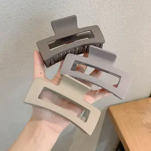 SATUAN JEDAI RAMBUT MODEL KOTAK JEDAI JENNY Plastik