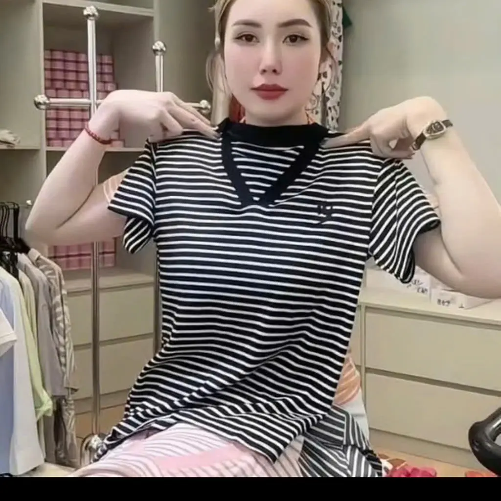 ÁO THUN SỌC COTTON CỔ CHỮ V