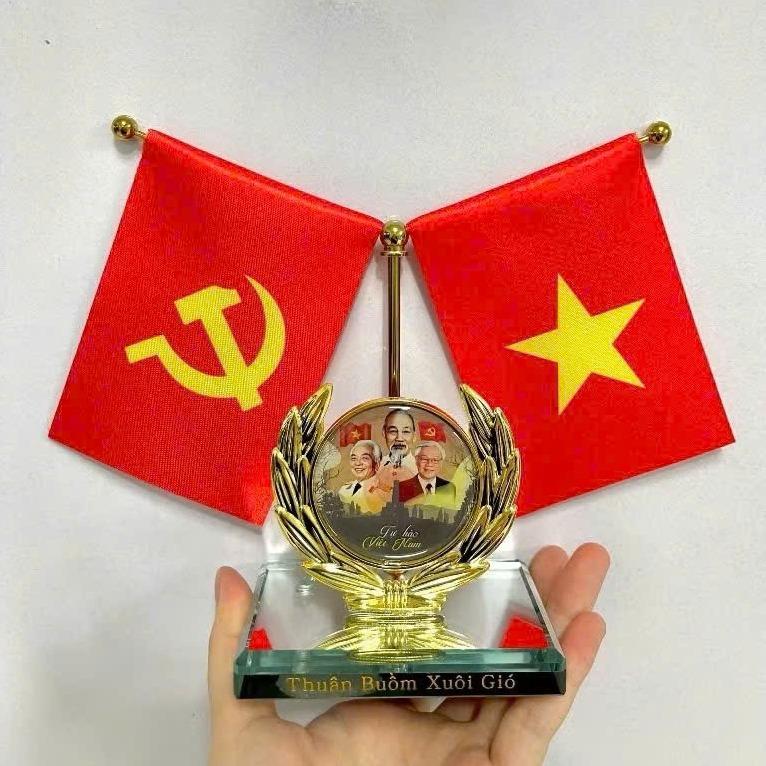 CỜ TỔ QUỐC, CỜ ĐẢNG TÔI YÊU VIỆT NAM. Vật phẩm trang trí taplo xe ô tô, bàn làm việc, góc tủ trưng bày và làm quà tặng 2