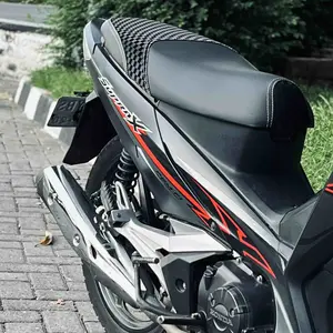 Kulit jok/sarung jok karbon 3D model jaitan samping &tenggah bahan copy mbtech beat vario scopy dll termurah terlaris Motor Cover