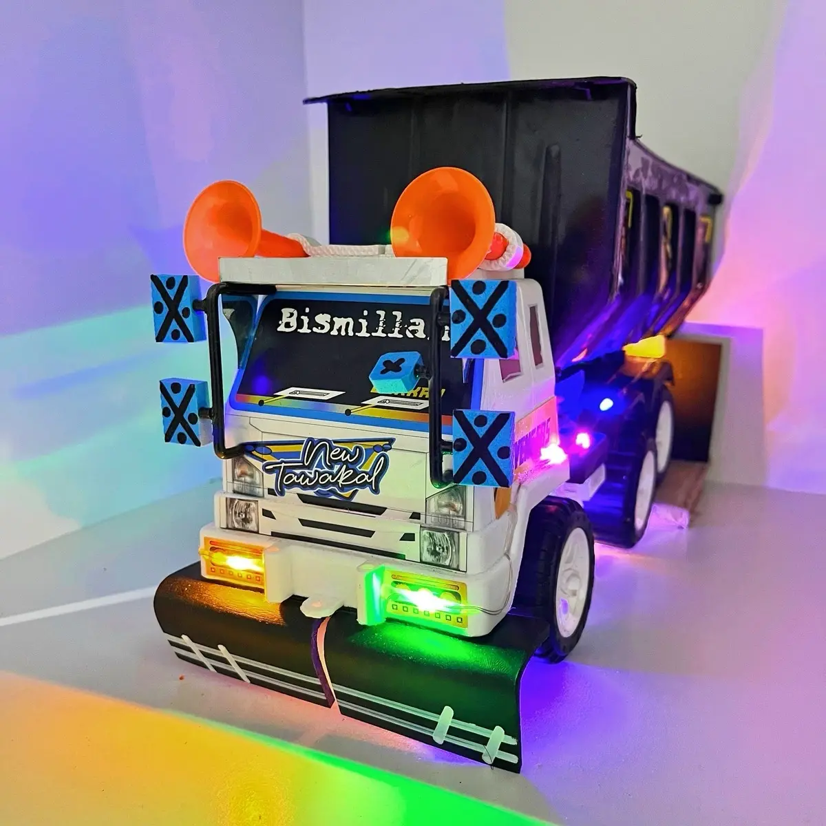 Mainan Anak Miniatur Truk Oleng Mobil-Mobilan Truk Konstruksi Toy Hadiah