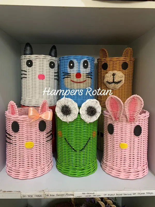 Rotan Karakter Tempat Sendok Garpu/ Tempat Pensil/ Tempat Brush/ Rotan Hampers Souvenir 0