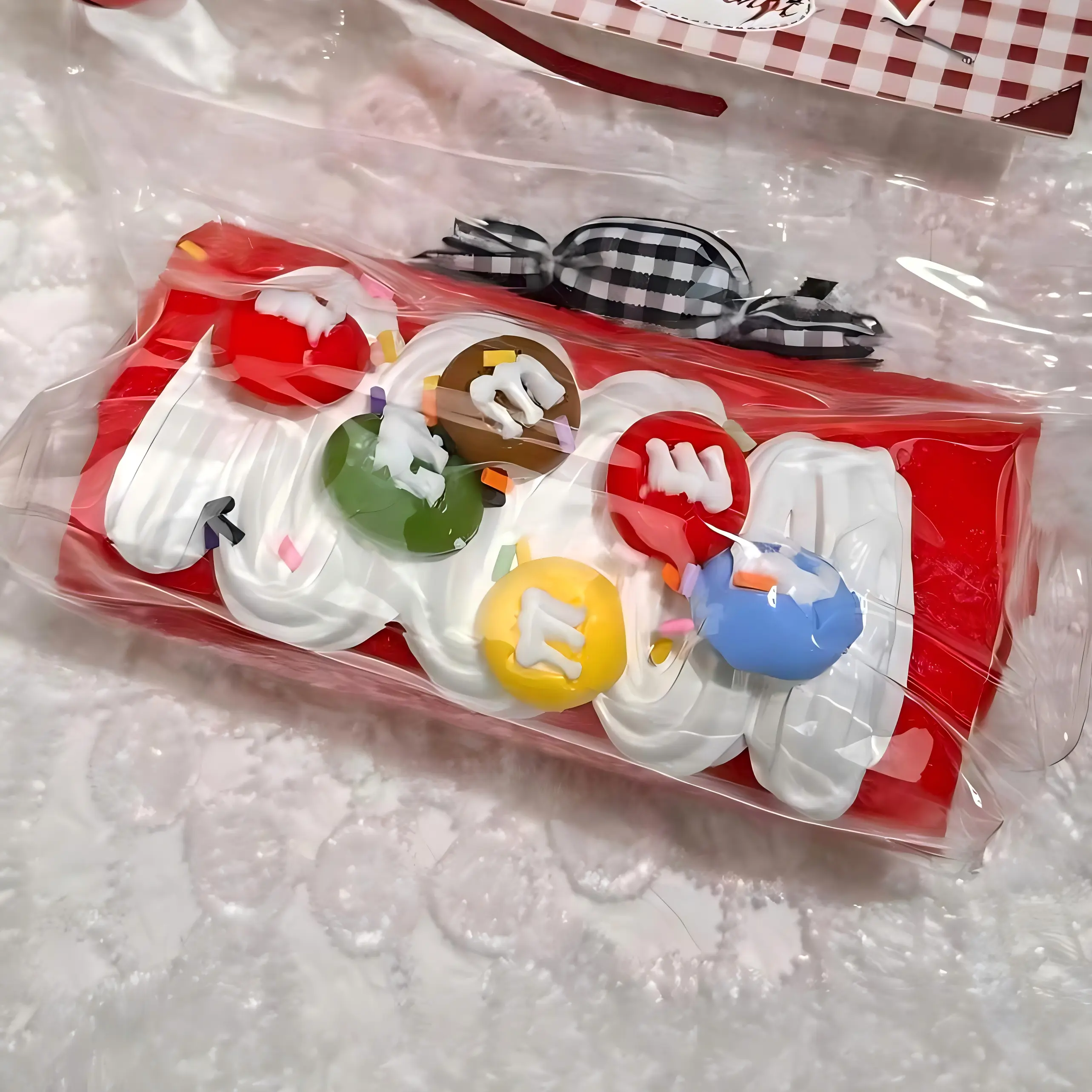 押して潰せるおもちゃ，ふわふわのゆっくり戻るるスクイーズおもちゃ